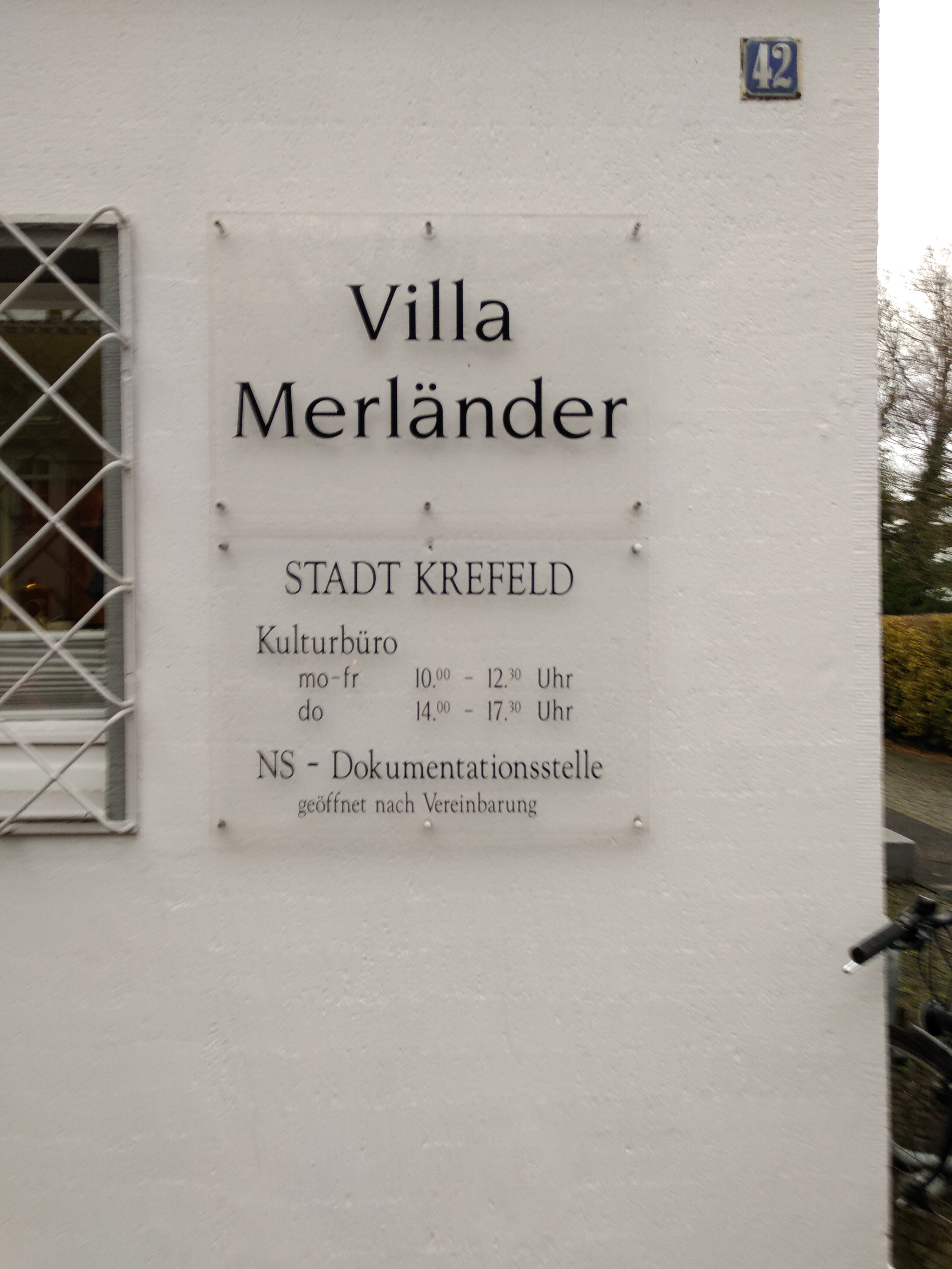 Klaus Kaiser besucht die Villa Merländer in Krefeld