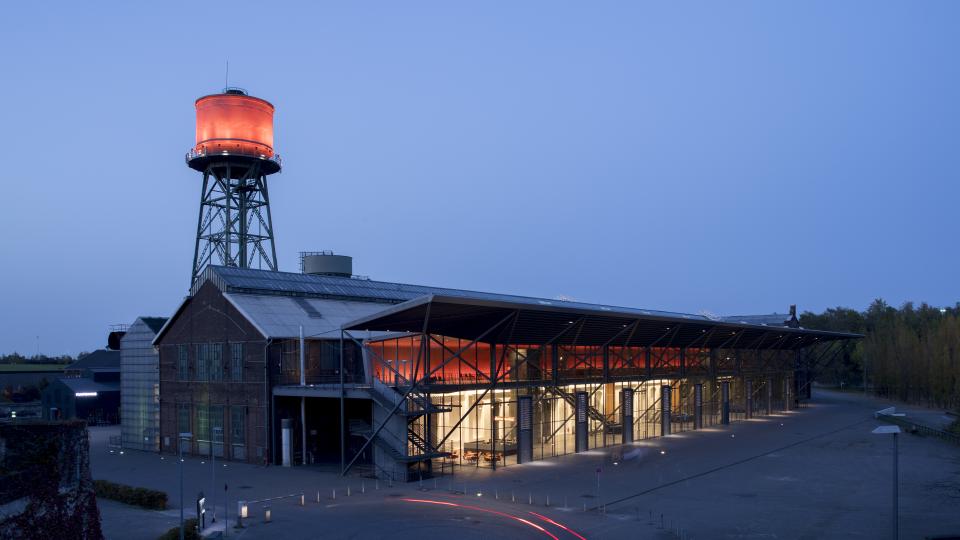 Jahrhunderthalle Bochum bei Nacht 